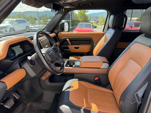 Used 2022 Land Rover Defender 90 X AWD/4WD image 11