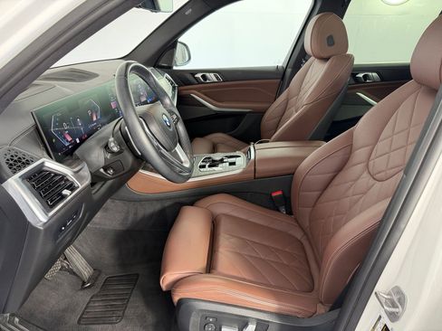 Certified 2024 BMW X5 xDrive40i w/ Premium Package AWD/4WD image 5