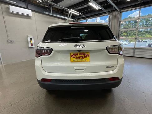 Used 2020 Jeep Compass Latitude FWD image 4