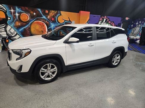 Used 2021 GMC Terrain SLE AWD/4WD image 2