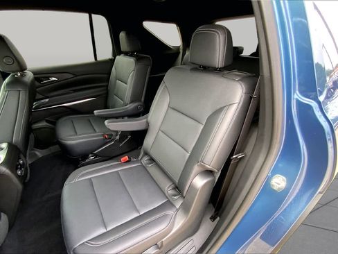 Used 2025 Chevrolet Traverse LT w/ Driver Confidence Package FWD image 20