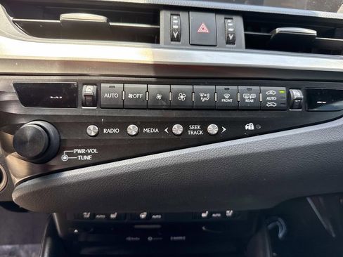 Used 2019 Lexus ES 350 F Sport w/ Accessory Package 2 FWD image 34
