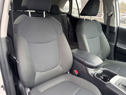 Certified 2025 Toyota RAV4 LE image 27