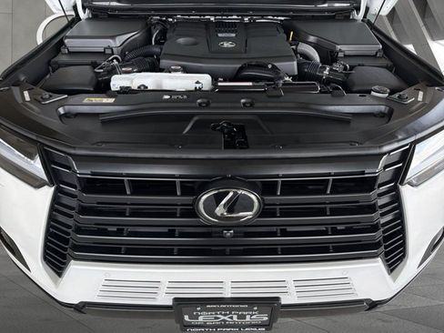Used 2026 Lexus GX 550 w/ Accessory Package (2T) AWD/4WD image 25