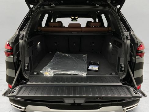 New 2026 BMW X5 xDrive40i w/ Premium Package AWD/4WD image 7