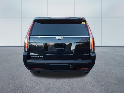 Used 2020 Cadillac Escalade Luxury w/ LPO, Radiant Package image 4