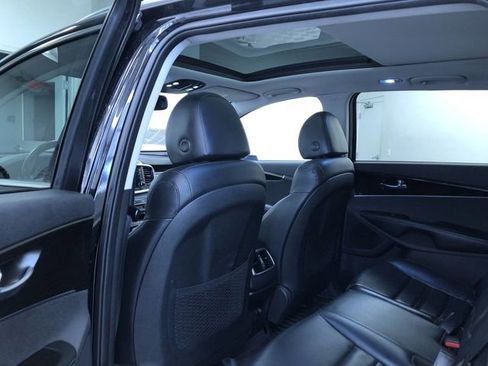 Used 2020 Kia Sorento EX image 19