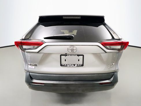 Used 2020 Toyota RAV4 XLE AWD/4WD image 6