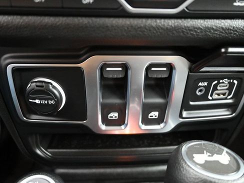 Used 2026 Jeep Wrangler Sport image 23