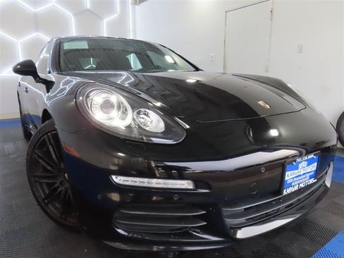 Used 2016 Porsche Panamera Edition RWD image 3