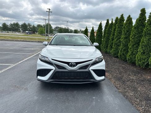 Certified 2023 Toyota Camry SE FWD image 3