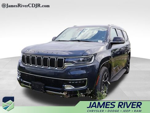 Used 2024 Jeep Wagoneer Series III AWD/4WD image 1