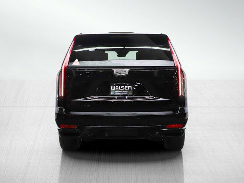 Used 2024 Cadillac Escalade ESV Sport Platinum w/ LPO, ONYX Package image 4