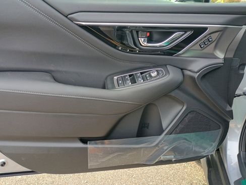 New 2025 Subaru Outback Touring image 8