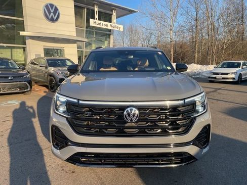 Certified 2025 Volkswagen Atlas Cross Sport SEL R-Line image 5