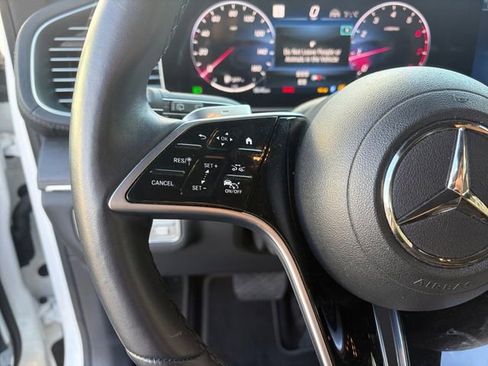 Used 2025 Mercedes-Benz GLS 450 4MATIC image 6