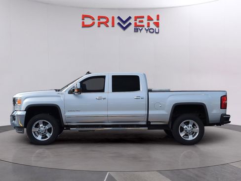 Used 2016 GMC Sierra 2500 SLT w/ Duramax Plus Package image 2