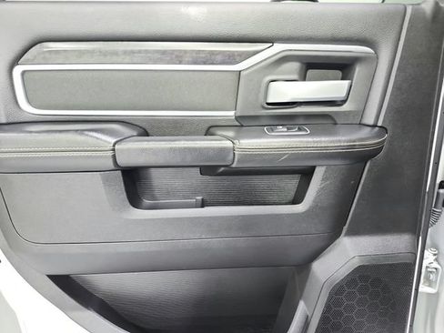 Used 2024 RAM 2500 Big Horn AWD/4WD image 34