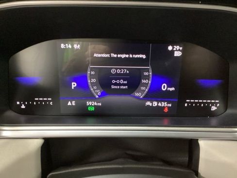 Certified 2025 Volkswagen Taos SE w/ Panoramic Sunroof Package image 9