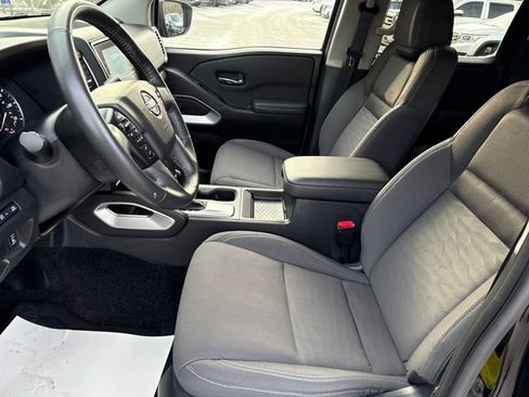 Certified 2024 Nissan Frontier SV w/ Hardbody Edition image 9