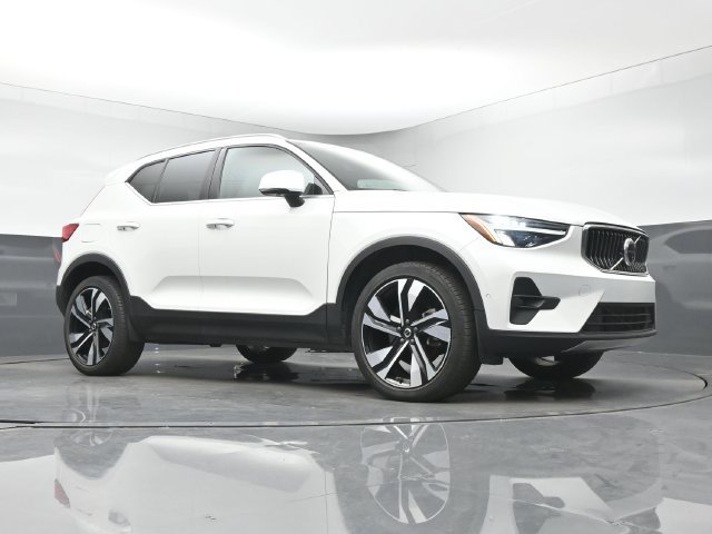 Used 2024 Volvo XC40 B5 Plus w/ Climate Package AWD/4WD image 10