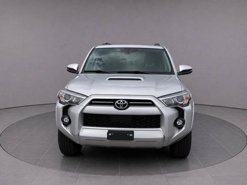 Used 2021 Toyota 4Runner SR5 AWD/4WD image 3