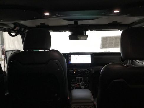 Used 2024 Jeep Wrangler Rubicon image 32