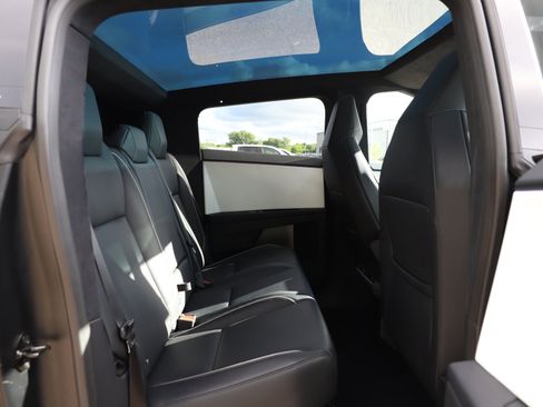 Used 2024 Tesla Cybertruck AWD Crew Cab image 12
