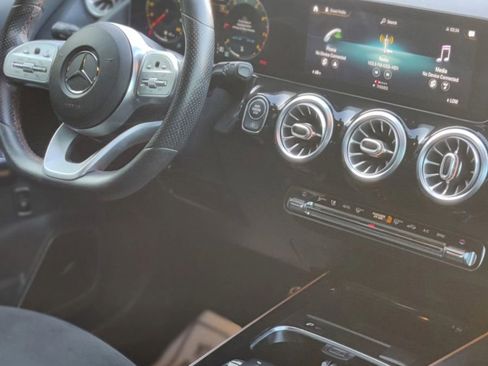 Used 2021 Mercedes-Benz GLA 35 AMG 4MATIC image 21