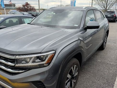 Used 2023 Volkswagen Atlas Cross Sport SE image 4
