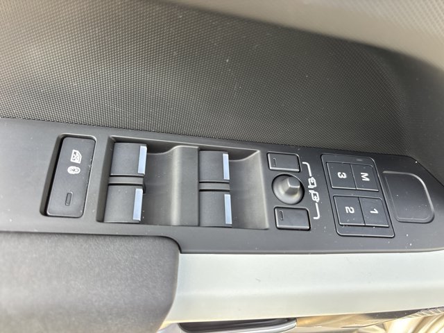 Used 2024 Land Rover Defender 110 S AWD/4WD image 24