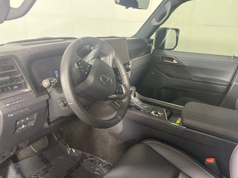 Used 2026 Lexus GX 550 w/ Accessory Package (2T) AWD/4WD image 12