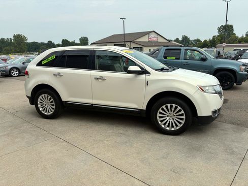 Used 2013 Lincoln MKX AWD w/ Wood Pkg image 4