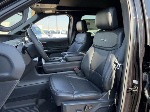 New 2025 Ford Expedition Platinum w/ Driver's Package image 57