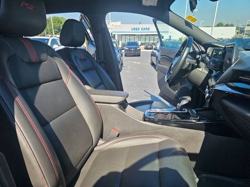 Used 2025 Chevrolet Trax RS w/ Sunroof Package FWD image 13