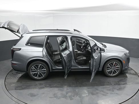 Used 2023 Cadillac XT6 Sport image 56