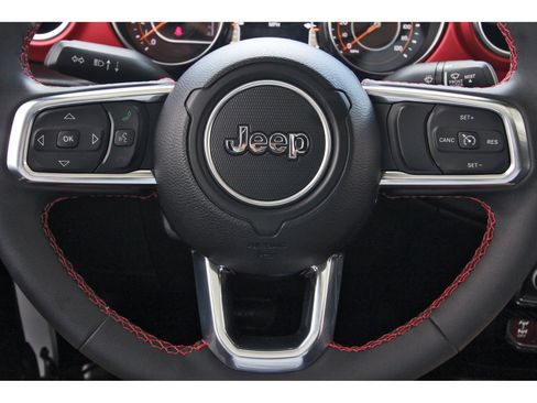 Used 2023 Jeep Gladiator Rubicon w/ LED Lighting Group AWD/4WD image 18