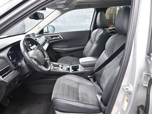 Used 2024 Mitsubishi Outlander 4WD Plug-In Hybrid image 20