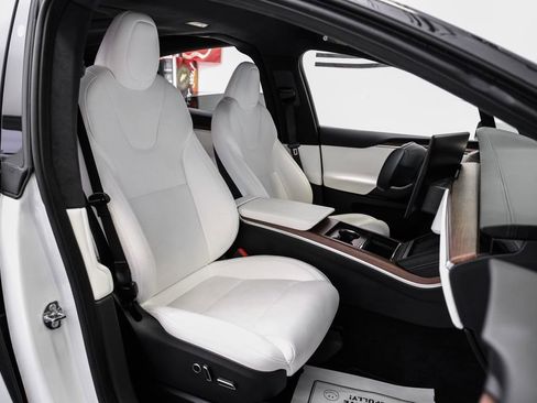 Used 2023 Tesla Model X AWD/4WD image 34