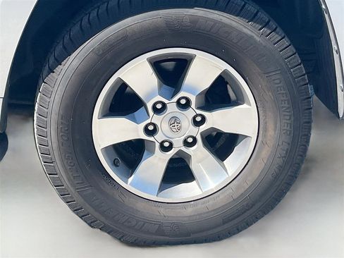 Used 2012 Toyota 4Runner SR5 w/ Premium Pkg w/3rd Row Seat image 33