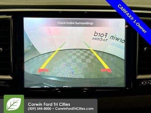 Used 2024 Chrysler Pacifica Touring-L image 21
