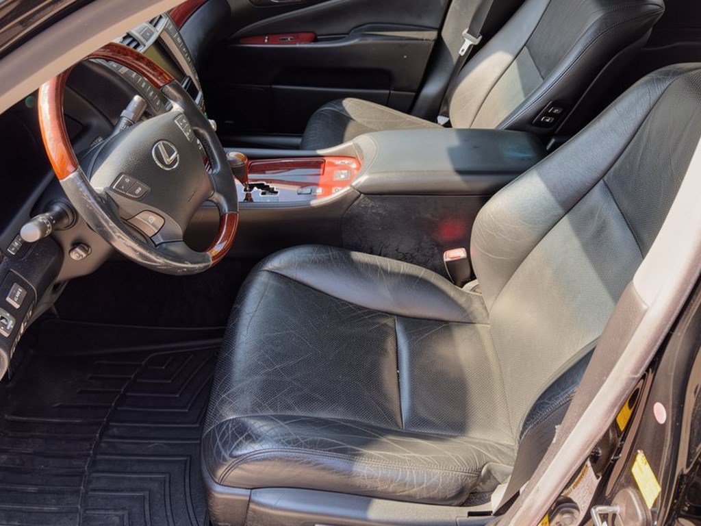Used 2012 Lexus LS 460 w/ Comfort Pkg RWD image 5