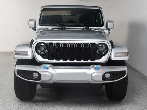 Used 2024 Jeep Wrangler High Altitude AWD/4WD image 17