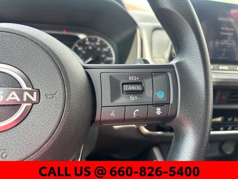 Used 2024 Nissan Rogue SV AWD/4WD image 15