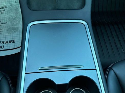 Used 2021 Tesla Model 3 Performance image 32