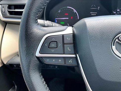 Used 2024 Toyota Sienna XLE FWD image 20