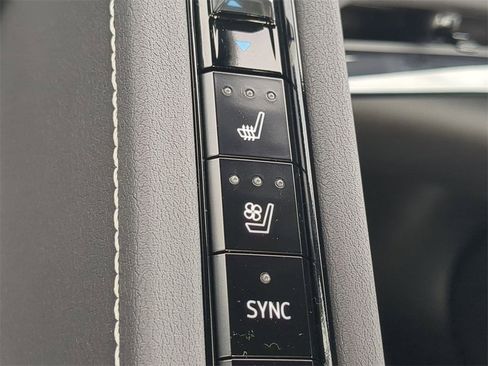 Used 2024 Chevrolet Corvette Stingray Preferred Conv image 22