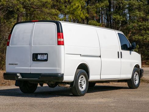 Used 2016 Chevrolet Express 3500 Extended image 5