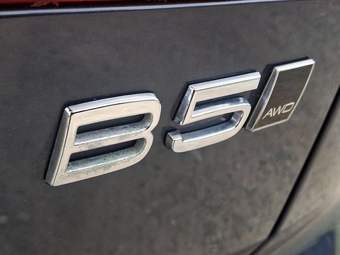 Used 2022 Volvo XC60 B5 Momentum AWD/4WD image 30