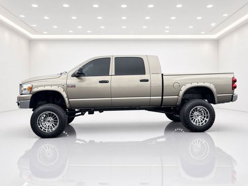Used 2007 Dodge Ram 2500 Truck SLT w/ Protection Group AWD/4WD image 2